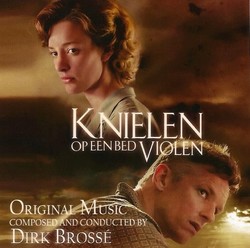 Knielen op een bed violen